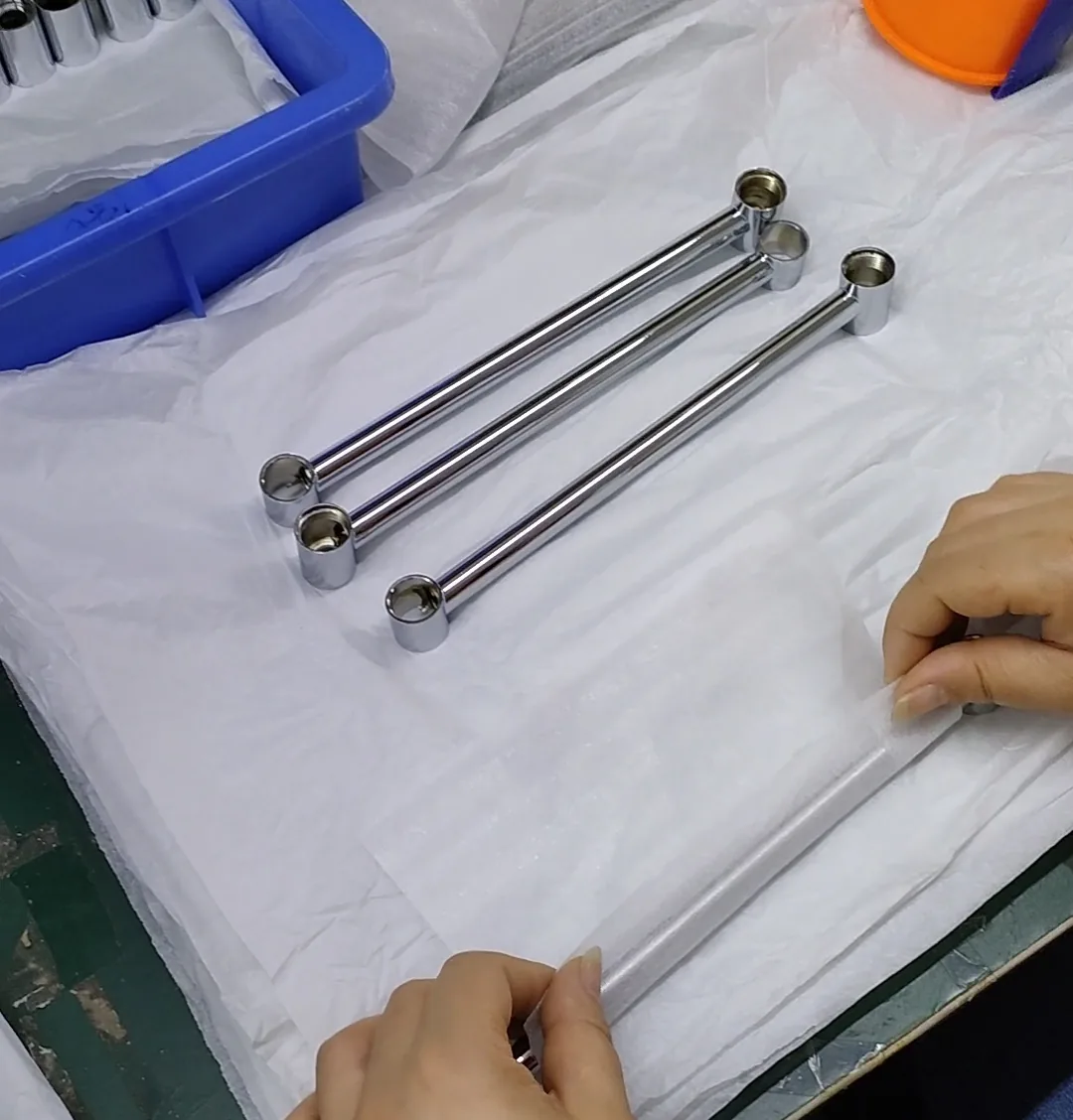 Component assembly process at the Yusheng factory