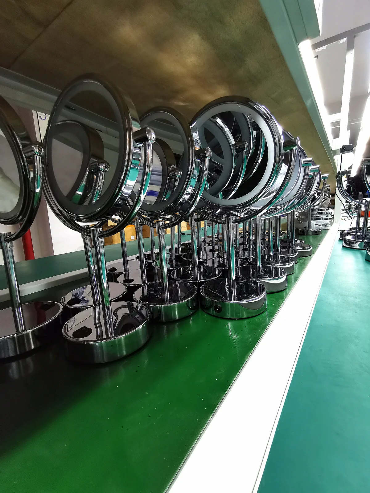 Production line at the Yusheng factory