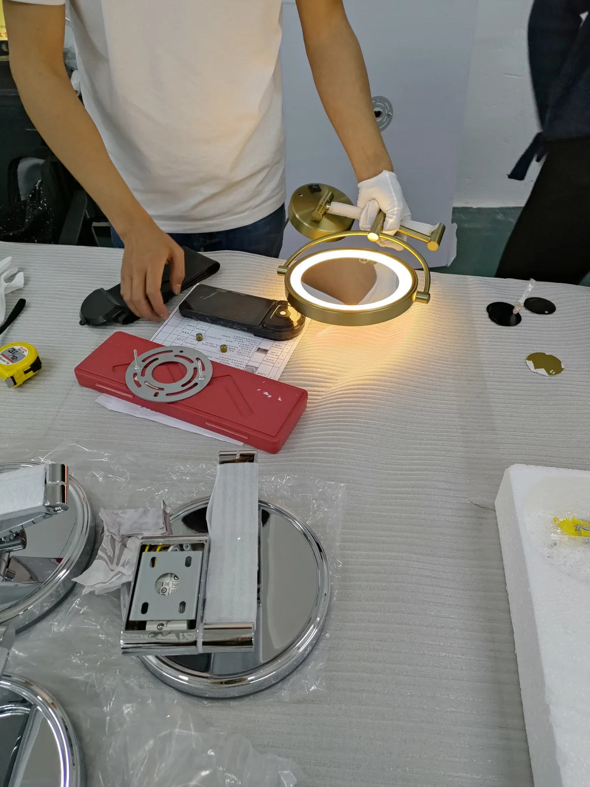 Quality-control inspection at the Yusheng factory