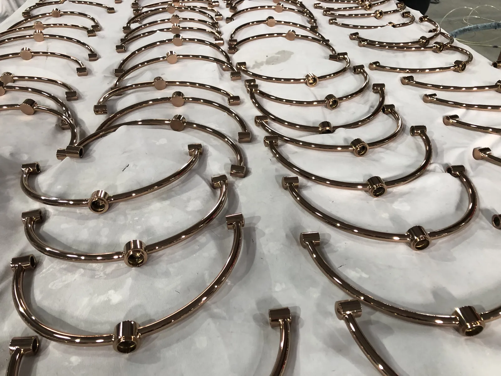 Lighting hardware manufacturing process at the Yusheng factory