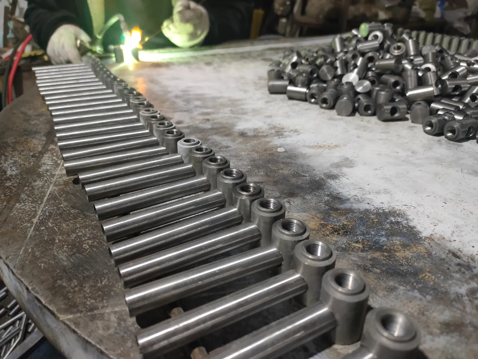 Lighting hardware manufacturing process at the Yusheng factory